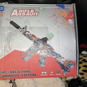 Vibrant Toy Rifle with Fire-Breathing Feature